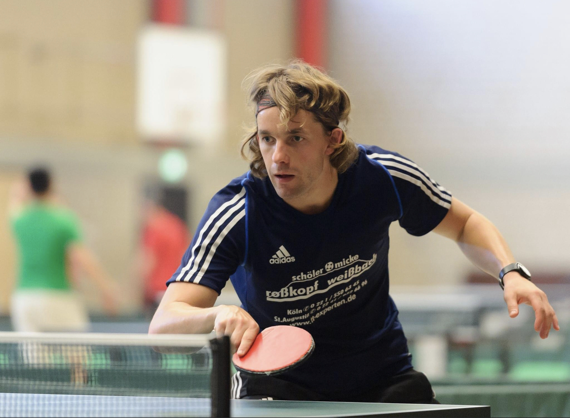 tischtennisspieler-dennis-michel